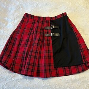 Hot Topic Black and Red Plaid Women's‎ Miniskirt with Buckle Detail Size Small